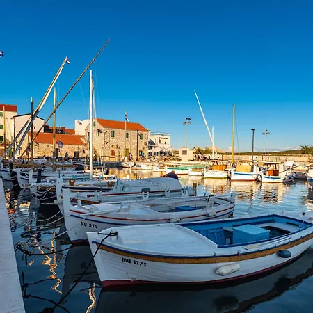 公寓 Apartmenthouse Ivana 贝蒂纳