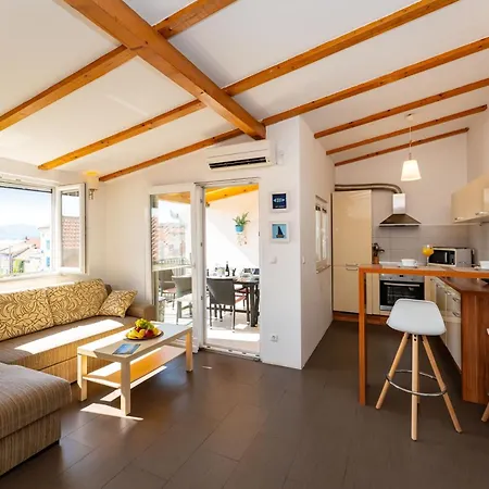 公寓 Apartmenthouse Ivana