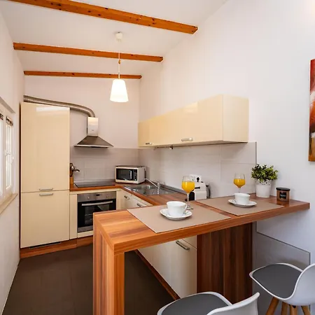 公寓 Apartmenthouse Ivana 贝蒂纳