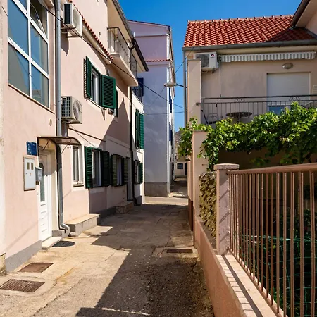 公寓 Apartmenthouse Ivana 贝蒂纳